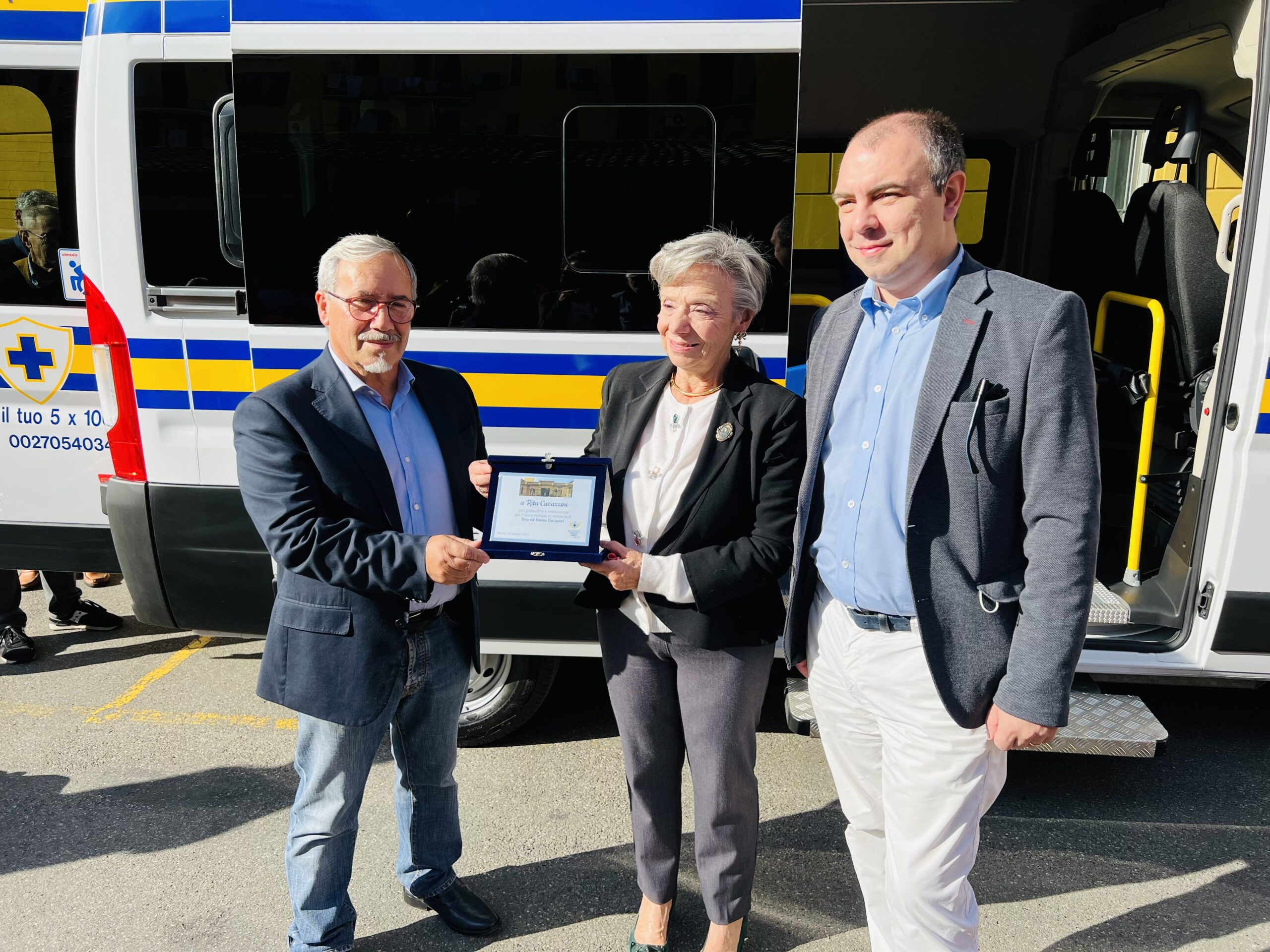 AP_da sx_Maurizio De Vitis_consigliere AP_Rita Cavazzini_donatrice_Luca Bellingeri_Presidente Ap