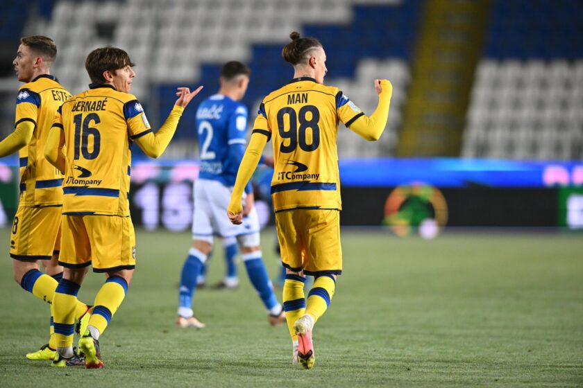 Parma vincente nella nebbia: Brescia battuto 0-2 con le reti di Man e Bonny