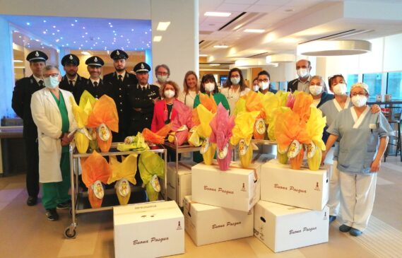 0404 polizia penitenziaria e uova di Pasqua1