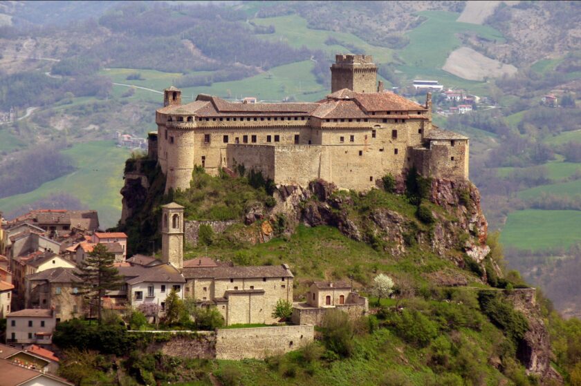 Castello di Bardi: visita guidata notturna con Ghost Hunters