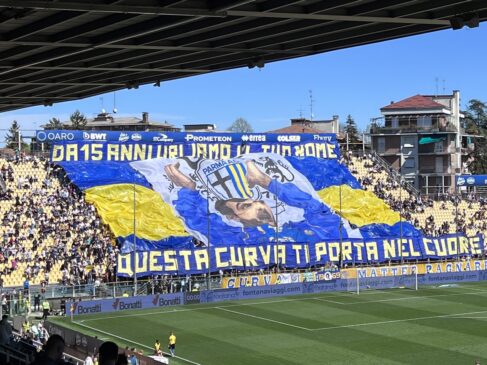 Il Parma torna in zona playoff: Palermo battuto 2-1 al Tardini