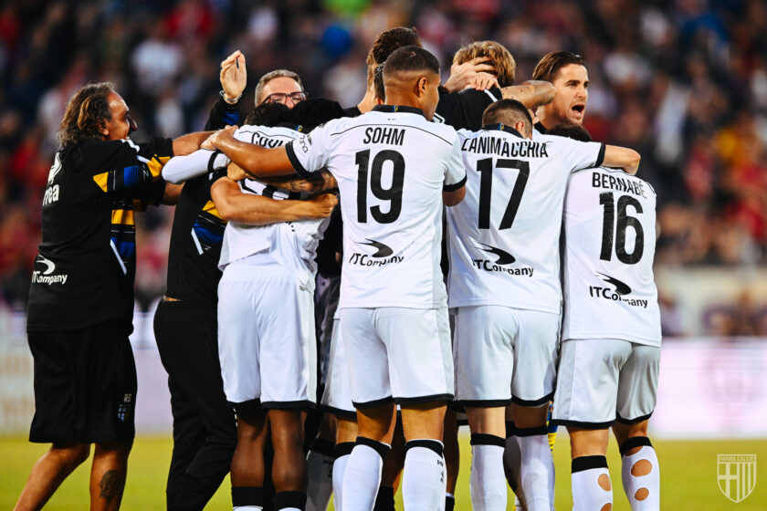 I tifosi pronti a caricare i crociati: "Sabato il Tardini dovrà essere una bolgia"