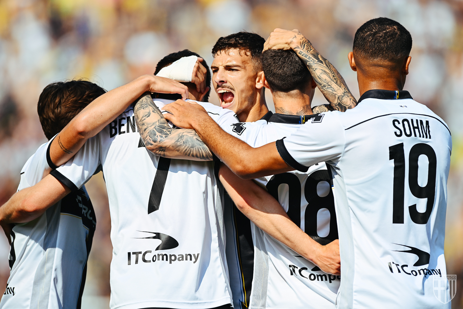 Determinazione, forza del gruppo e cinismo: il Parma centra i Playoff a due giornate dalla fine