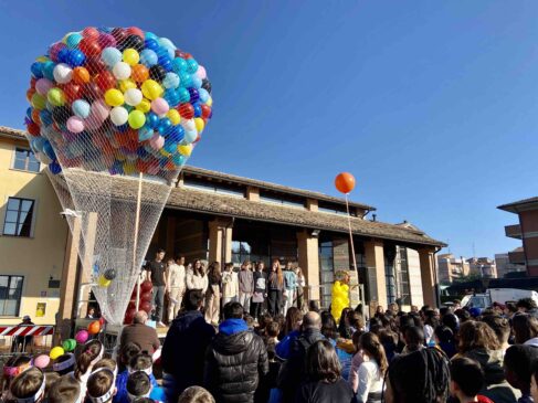 DIRITTIAMOCI TORRILE Mille bimbi in piazza per difendere i propri diritti 009