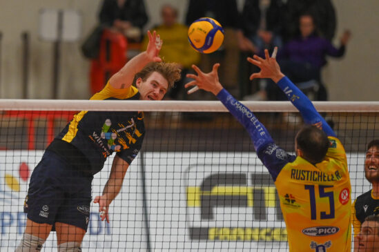 Attacco Rik Van Solkema (Schiacciatore WiMORE Salsomaggiore)