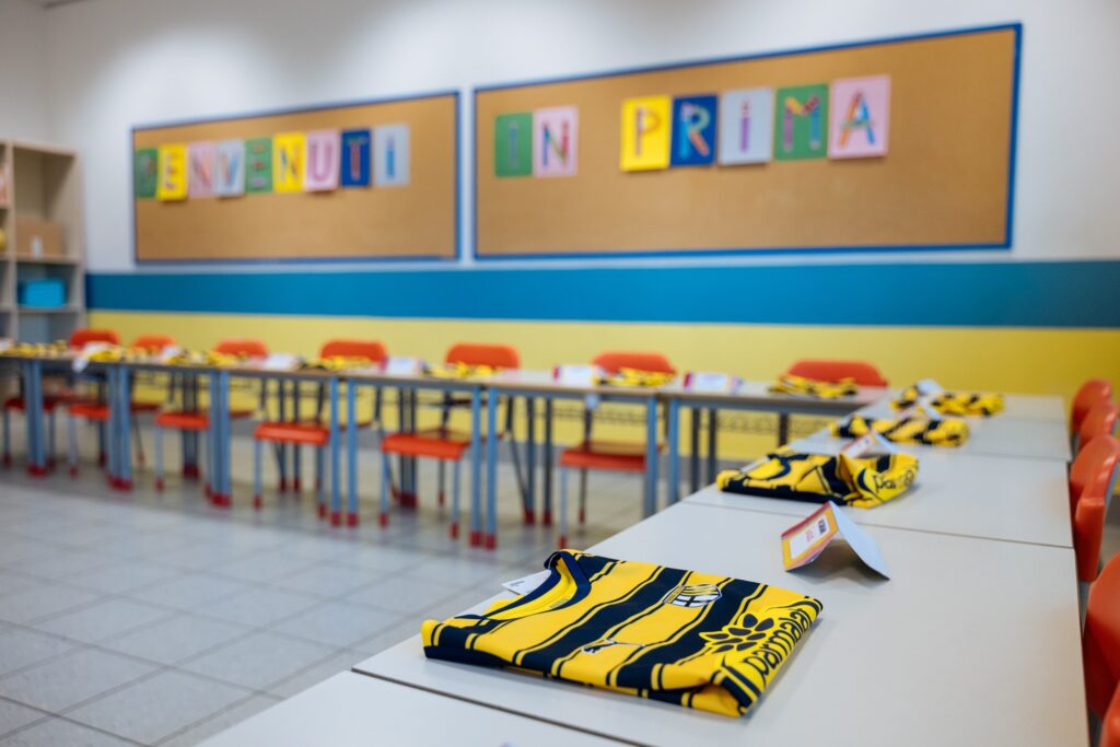 La maglia del Parma a 1800 alunni con "Forma la tua passione"