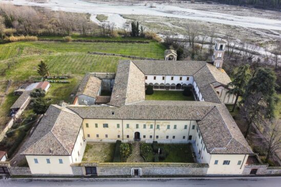 BADIA TORRECHIARA badia-santa-maria-della-neve-torrechiara-foto-andrea-benelli