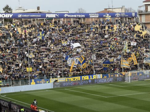 Il Parma è inesistente ed esce tra i fischi: 0-2 al Tardini con la Cremonese